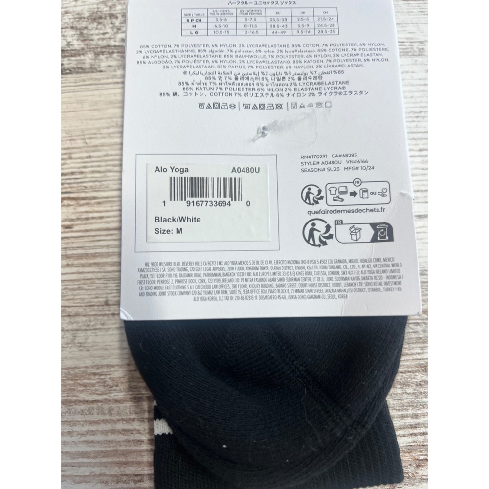 Alo Yoga Unisex Half-Crew Socks Black White Logo Stripe A0480U Size M NEW - Picture 2 of 5